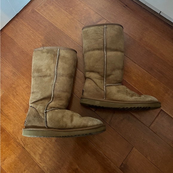 UGG Classic Tall Boots - Picture 5 of 9